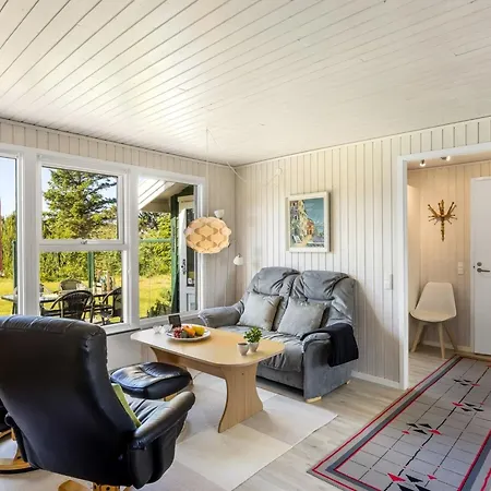 Matis - 650m From The Sea By Interhome